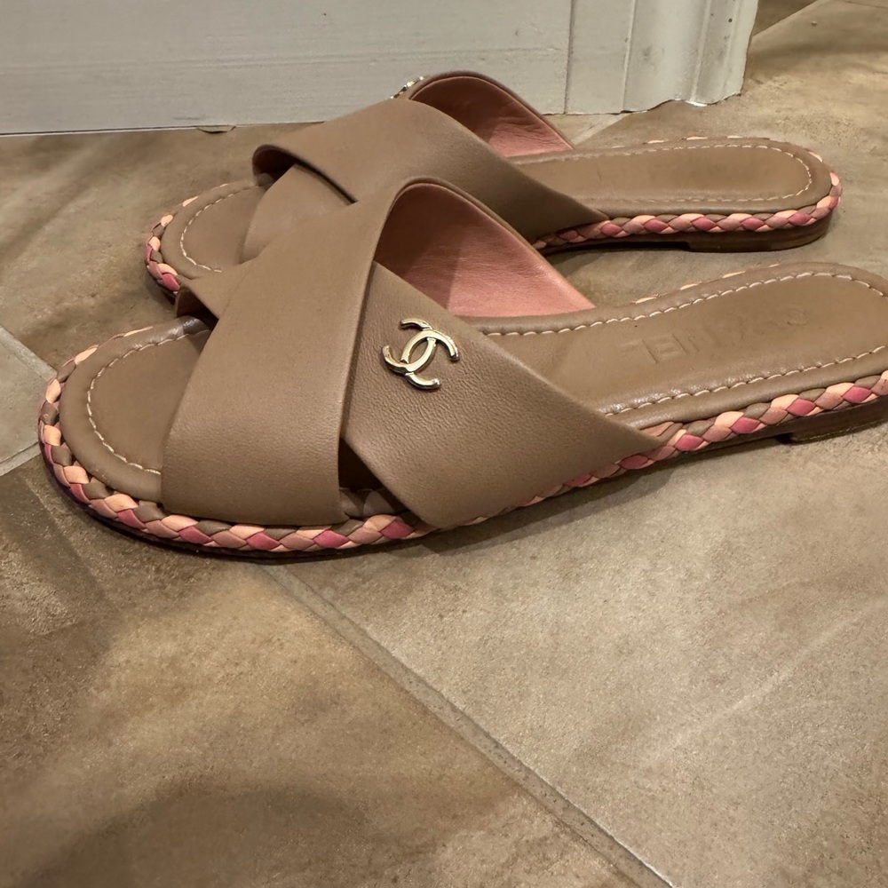 CHANEL Tan and Pink Slide Sandals